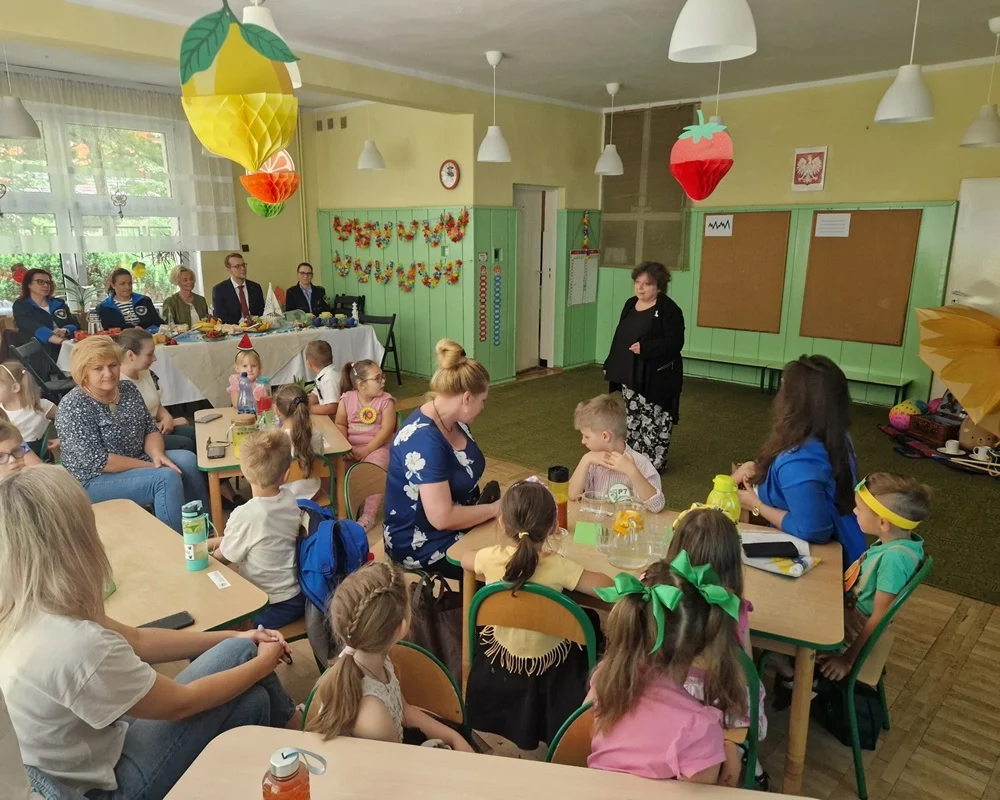 Dzieci z Siemianowic tworzą zdrowe i pyszne napoje izotoniczne na konkurs!