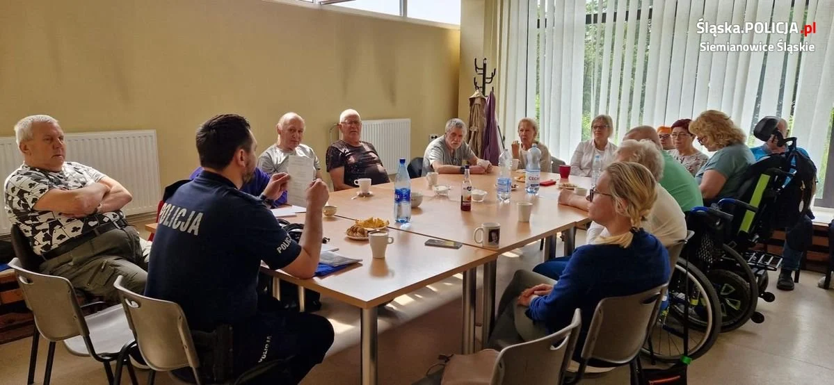 Policyjny profilaktyk Arkadiusz Lasyk o bezpieczeństwie w życiu codziennym i na drodze