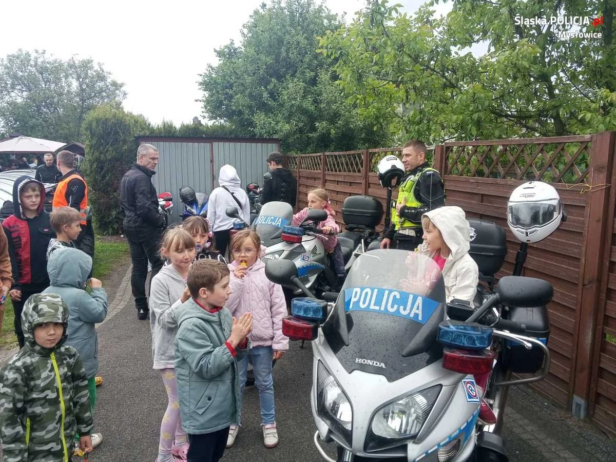 Mysłowicka Policja pojawiła się na paradzie motocyklistów z okazji Dnia Dziecka