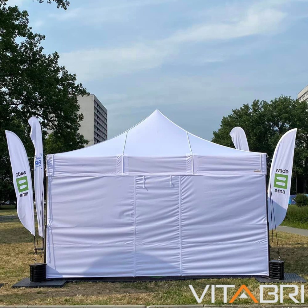 Namiot ekspresowy - szybki sposób na stworzenie przestrzeni eventowej