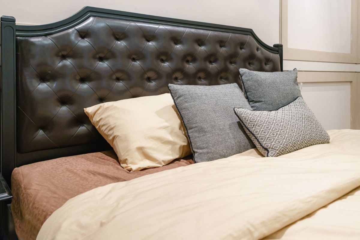 Wygoda i design – najlepsze łóżka tapicerowane