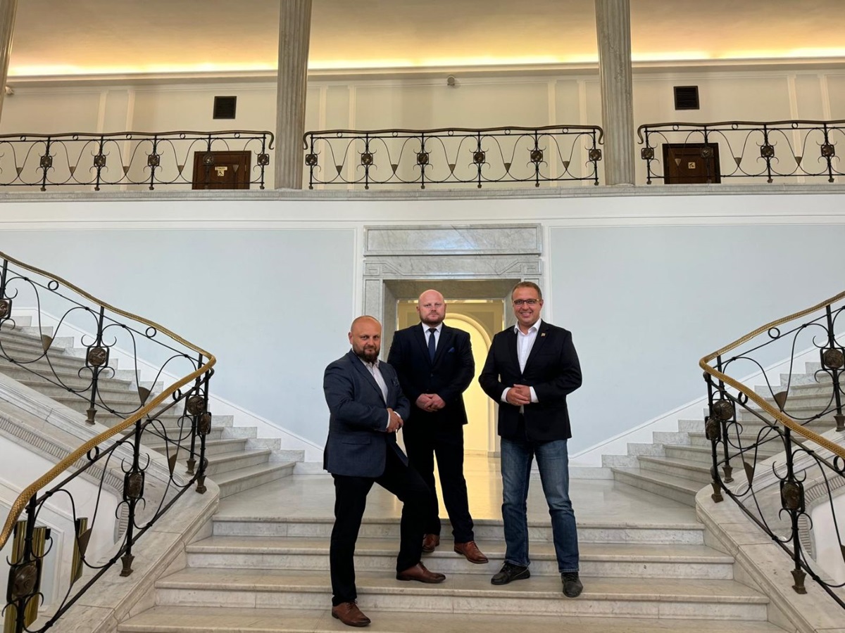 Burmistrz Orzesza w Sejmie: wywłaszczenia i inwestycje w kontekście CPK