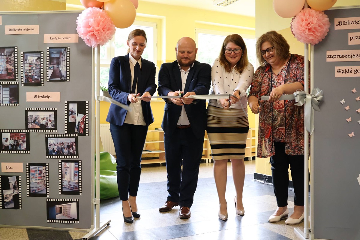 Nowa przestrzeń wiedzy: otwarcie Biblioteki w Szkole w Jaśkowicach