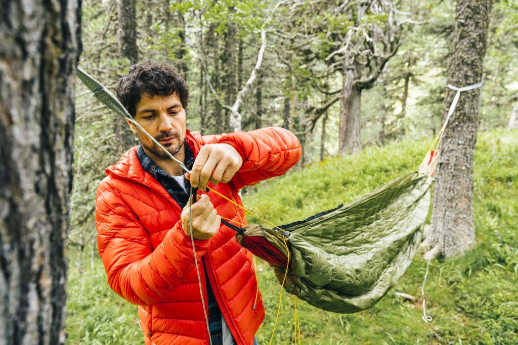 Jak wybrać kurtkę na górskie wędrówki?