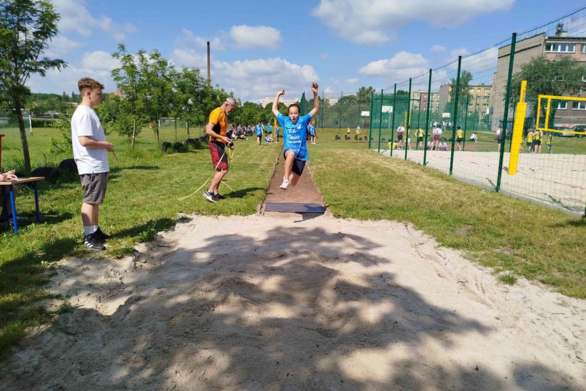 Mistrzostwa Piekar Śląskich w trójboju LA: SP nr 13 dominuje!