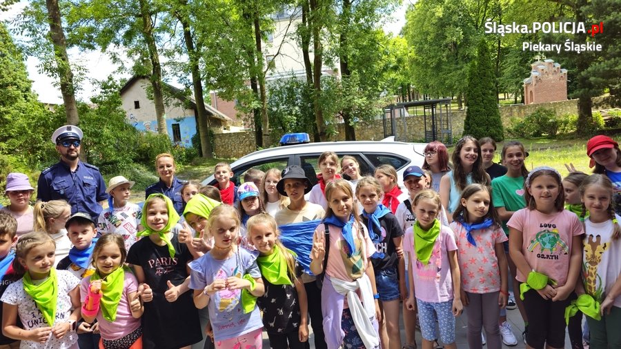 Policjanci spotkali się z dziećmi spędzającymi półkolonie w naszym mieście