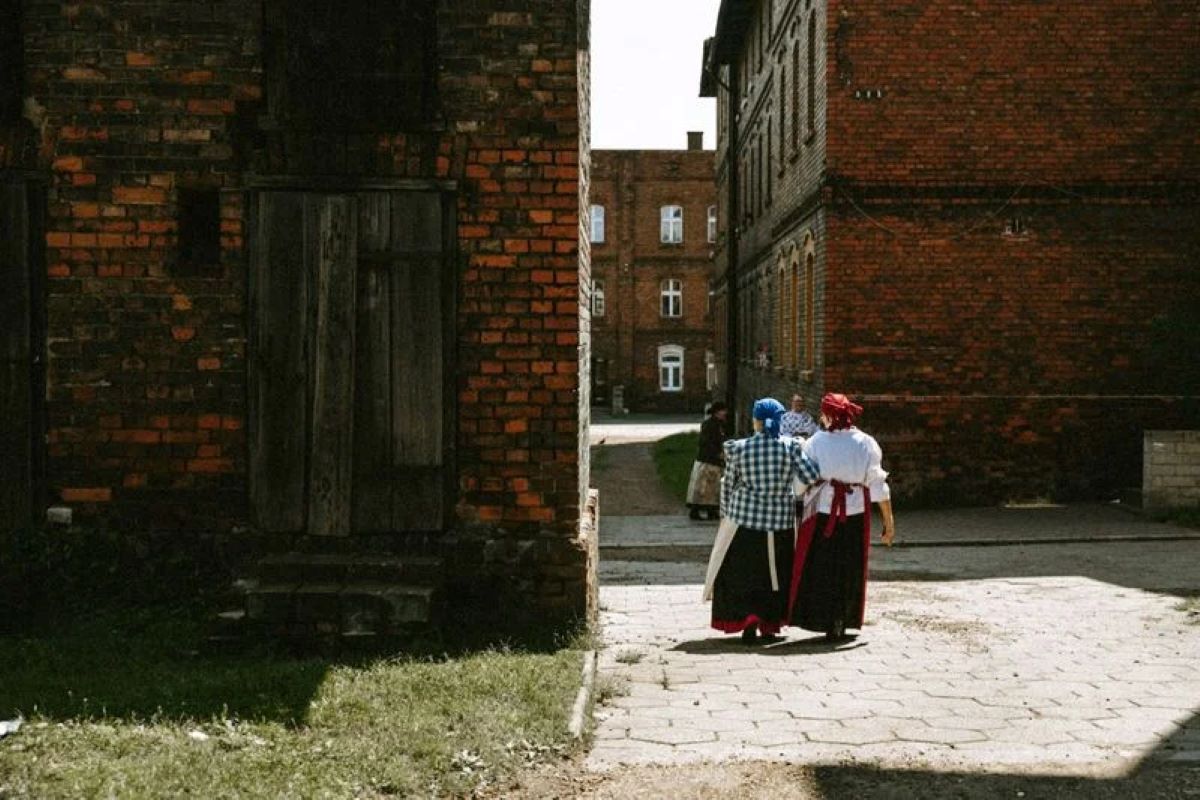Rybnickie seniorki szyją i prezentują tradycyjne stroje ludowe Rybnika!