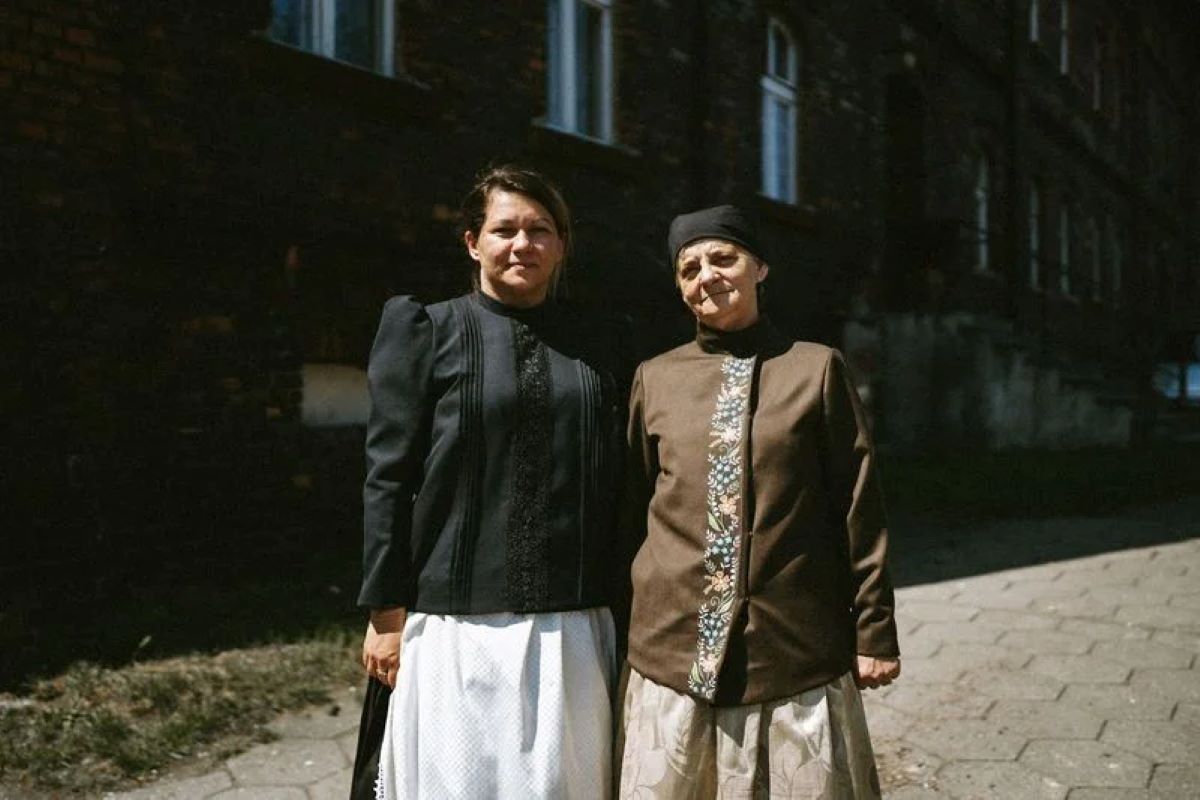 Rybnickie seniorki szyją i prezentują tradycyjne stroje ludowe Rybnika!