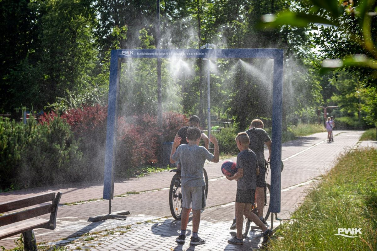 W Gliwicach uruchamiane są zraszacze oraz kurtyny wodne!