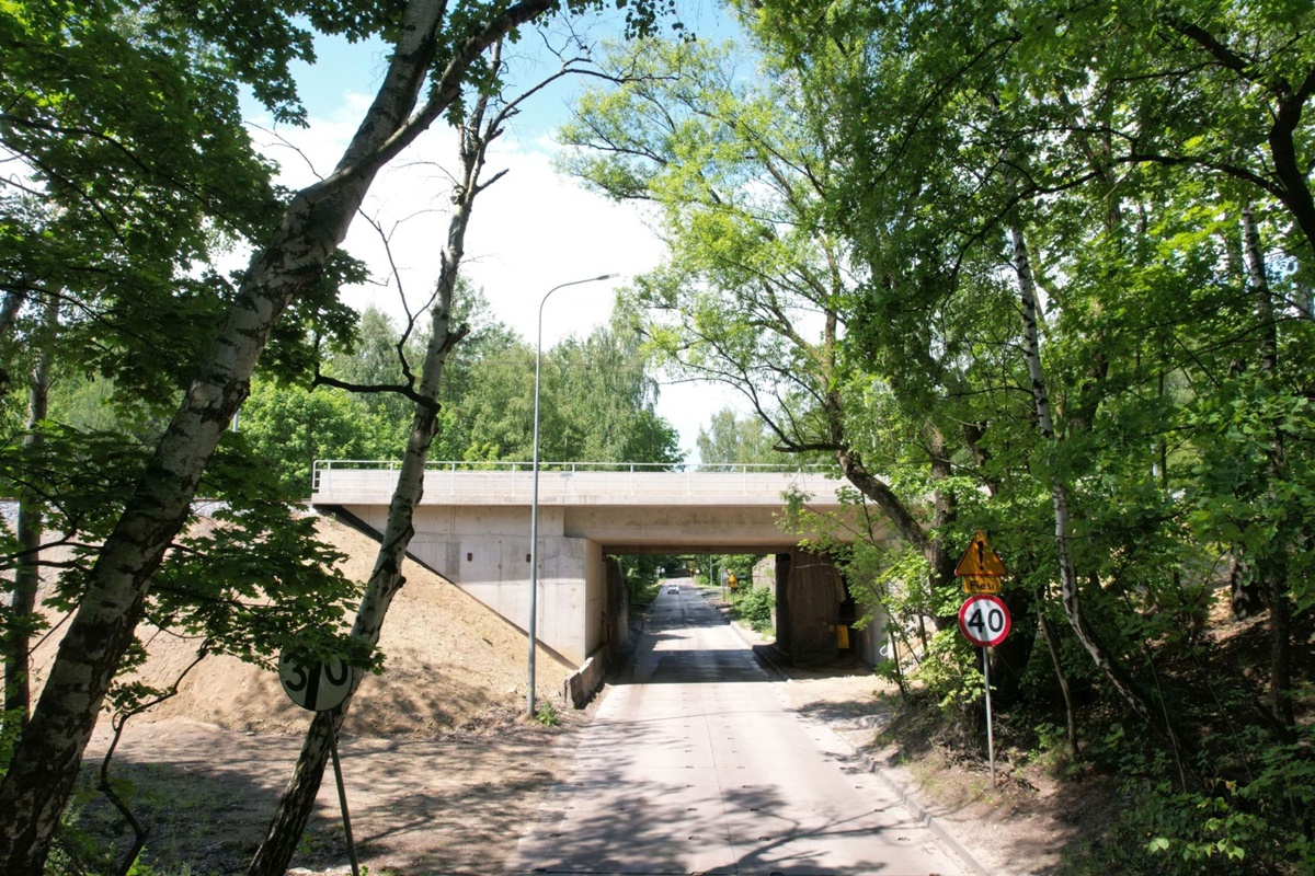 Przejazd pod wiaduktem na ul. Dąbrowa Miejska zamknięty!