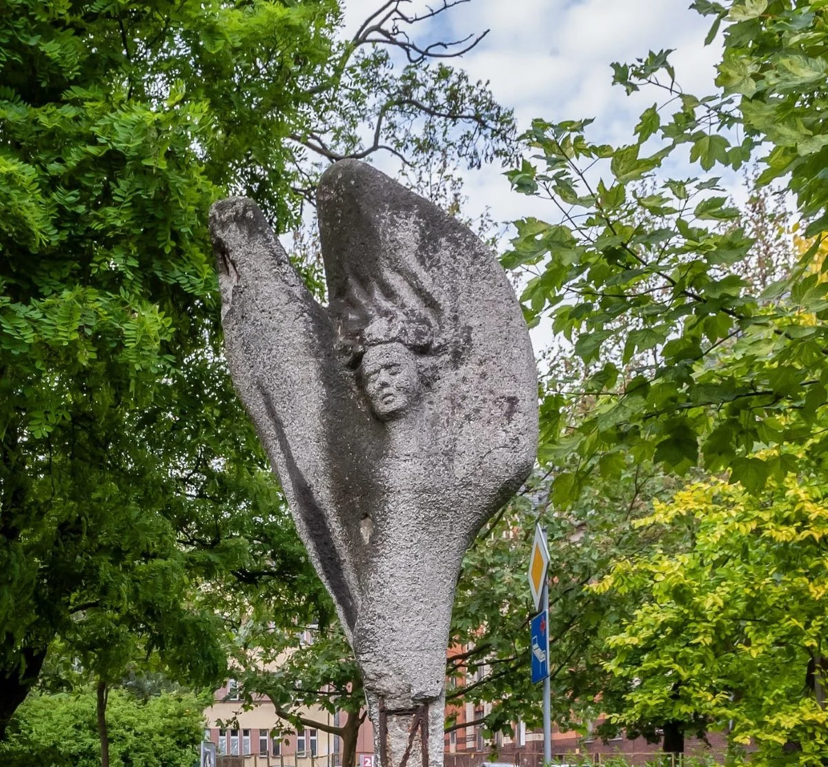 Nike przy Alei Legionów odzyska blask! Remont rzeźby Joachimka Krakowczyka