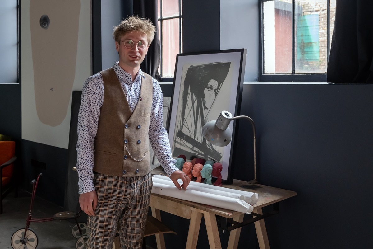 W dawnej lokomotywowni Warsztatów Naprawczych powstała pracownia bytomskiego artysty!