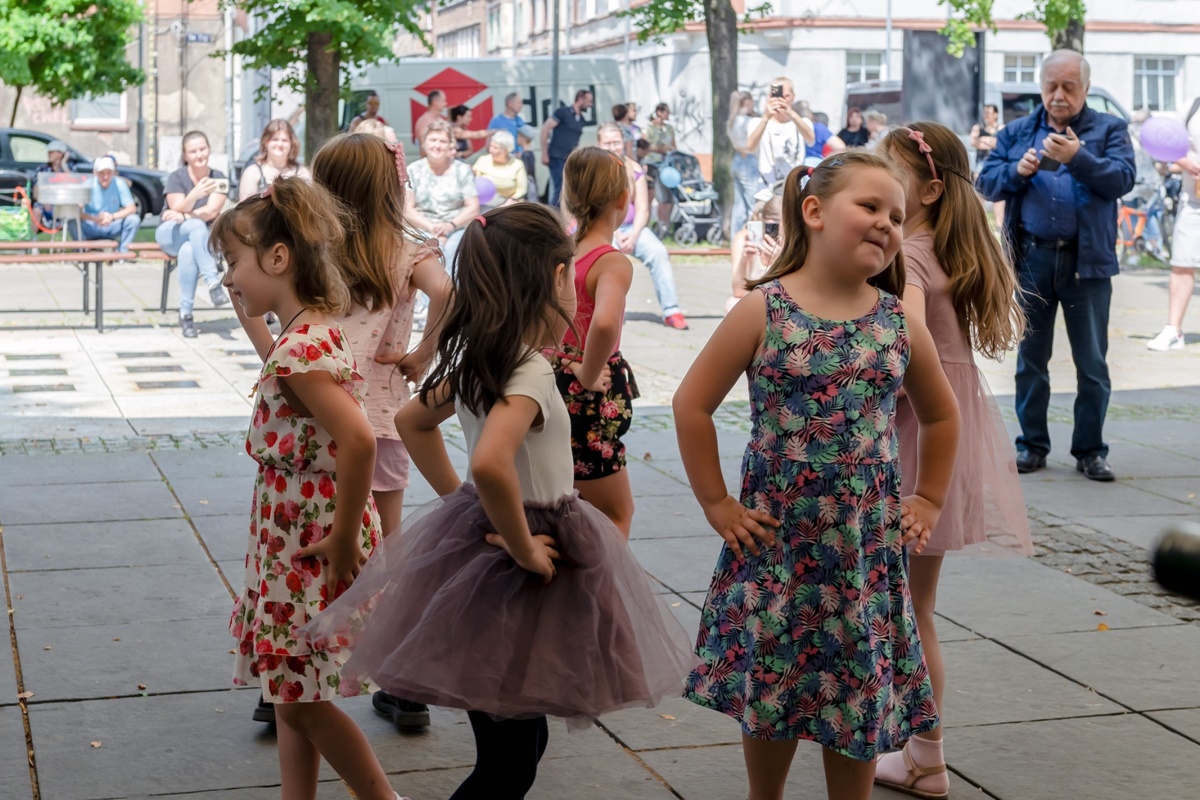 Znakomita zabawa na festynie rodzinnym w Rozbarku
