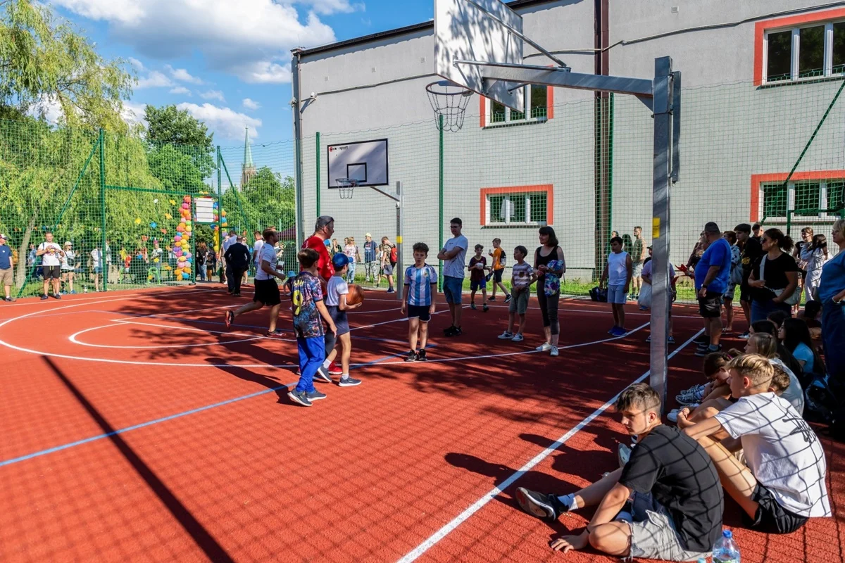 Boisko w Szkole Podstawowej nr 33 zmodernizowane