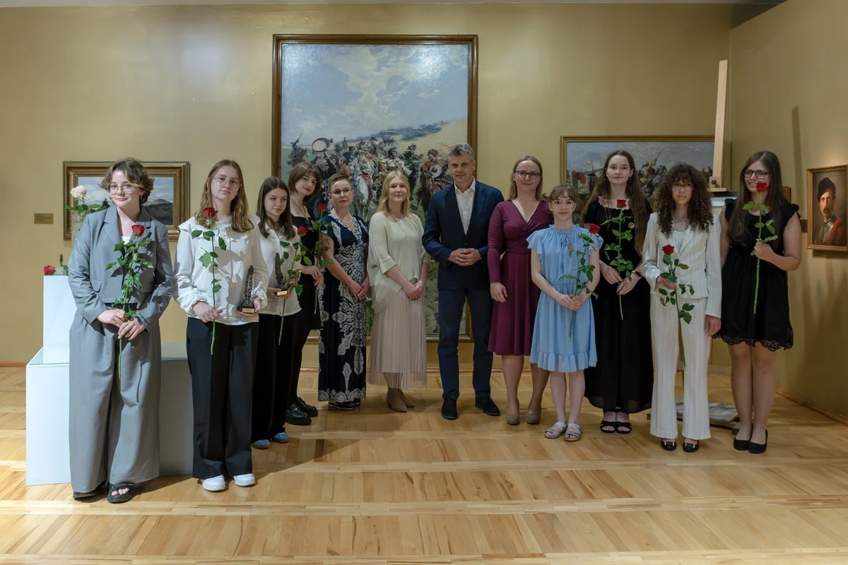 Młodzież z Tarnowskich Gór i Krakowa triumfuje w XX Konkursie Literackim „Obraz a słowo”