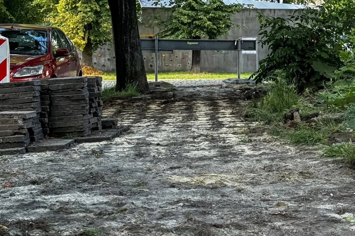 Śródmieście, Rozbark i Łagiewniki: Przebudowa chodników za 1 mln zł w pełnym rozkwicie