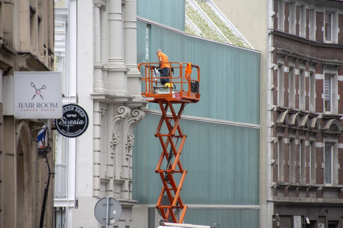 Plac zabaw przy ul. Kwietniewskiego zdewastowany! Kosztowne naprawy wycenione na 120 tys.