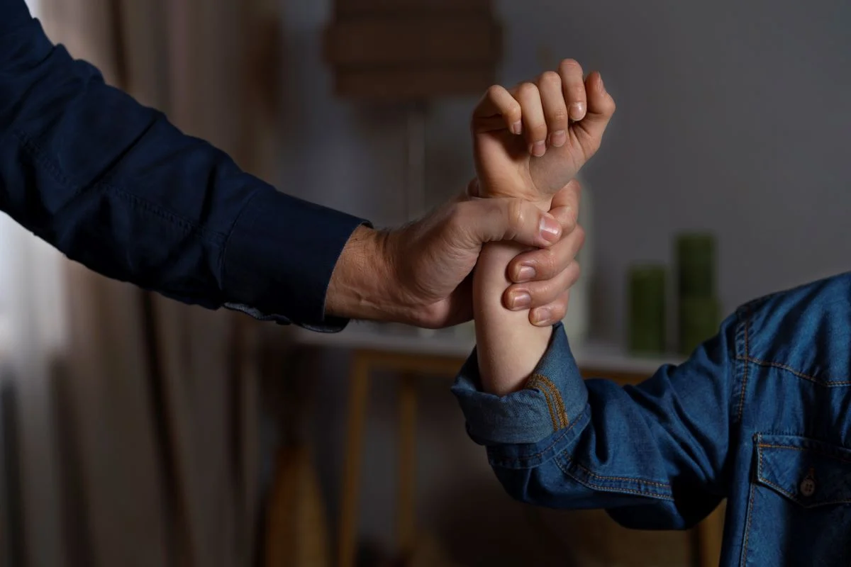 Handel ludźmi – zagrożenie, które trzeba rozpoznać