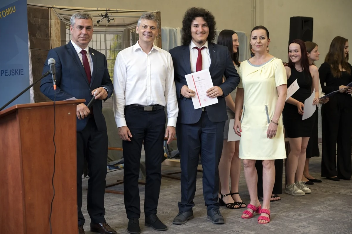 Zakończenie roku szkolnego w Bytomiu. Wakacje czas, start