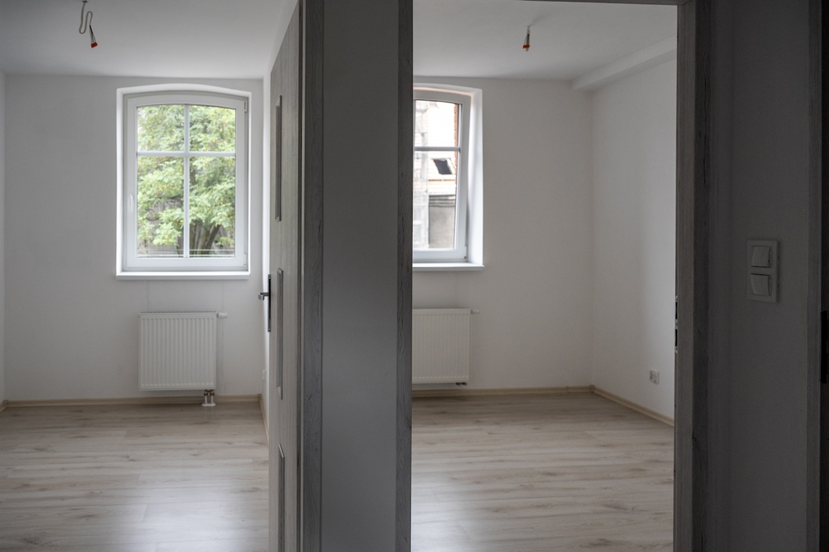 Sześć rodzin odbiera klucze do odnowionych mieszkań socjalnych przy ul. Zabrzańskiej 126