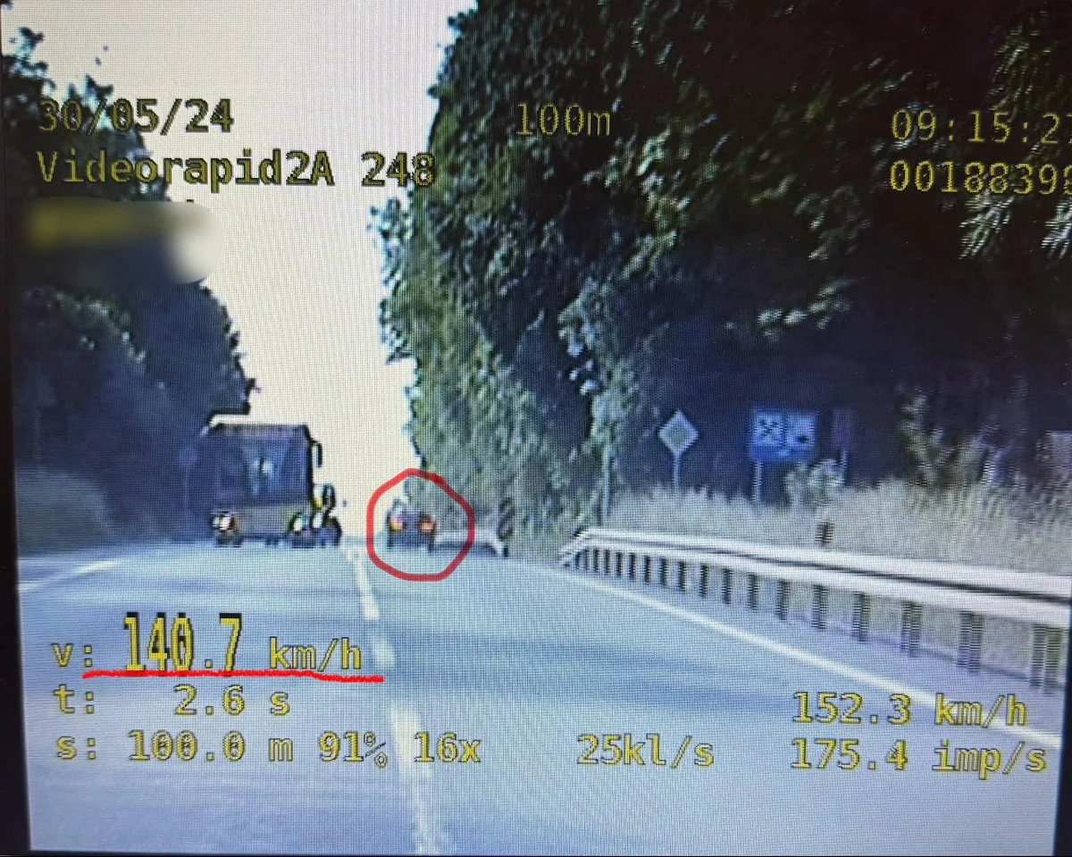 Pędził w terenie zabudowanym 140 km/h! Kierowca stracił prawo jazdy