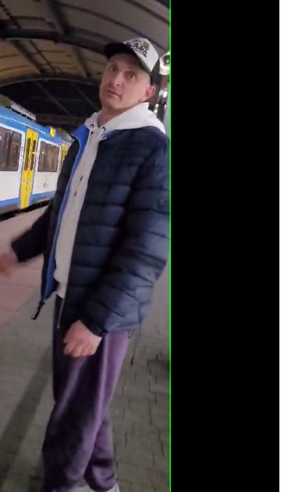 Uderzył kobietę z pięści w twarz. Teraz szuka go policja