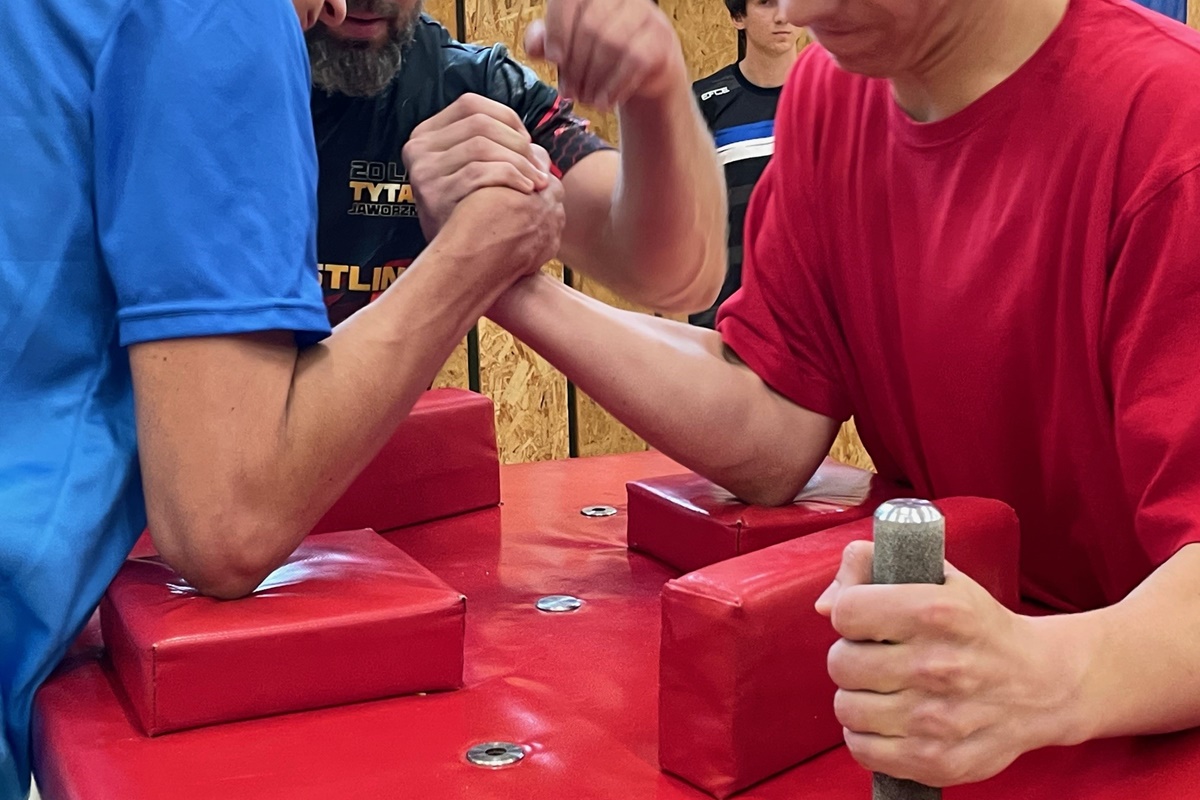 Wojewódzkie Mistrzostwa OHP w Armwrestling – czyli „zapasy na ręce”