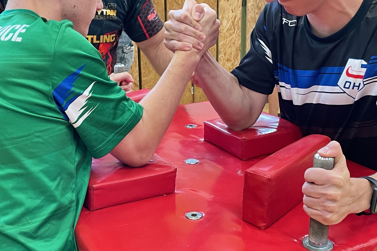 Wojewódzkie Mistrzostwa OHP w Armwrestling – czyli „zapasy na ręce”