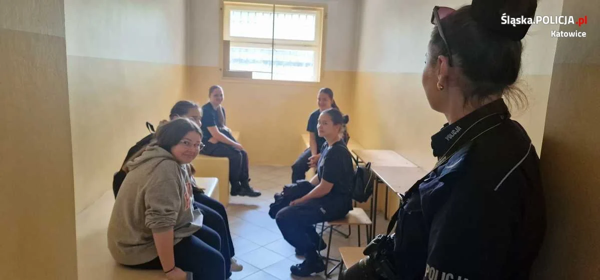 Służba zawodowa w Policji. Spotkanie z młodzieżą katowickich liceów