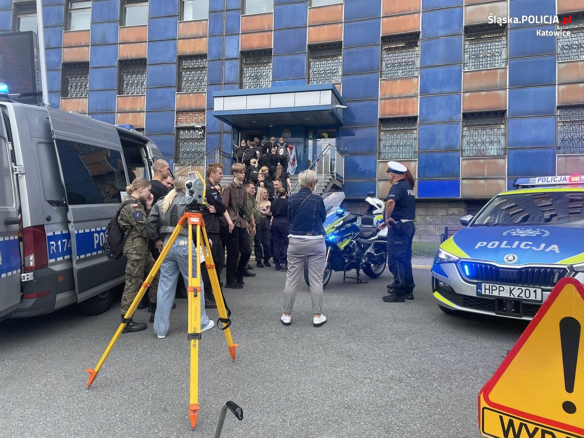 Służba zawodowa w Policji. Spotkanie z młodzieżą katowickich liceów