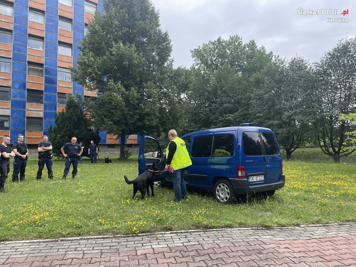 Służba zawodowa w Policji. Spotkanie z młodzieżą katowickich liceów