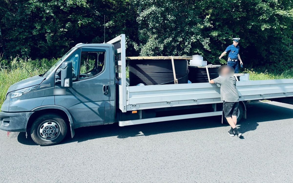 Przeładował 3 krotnie pojazd i skończył z mandatem