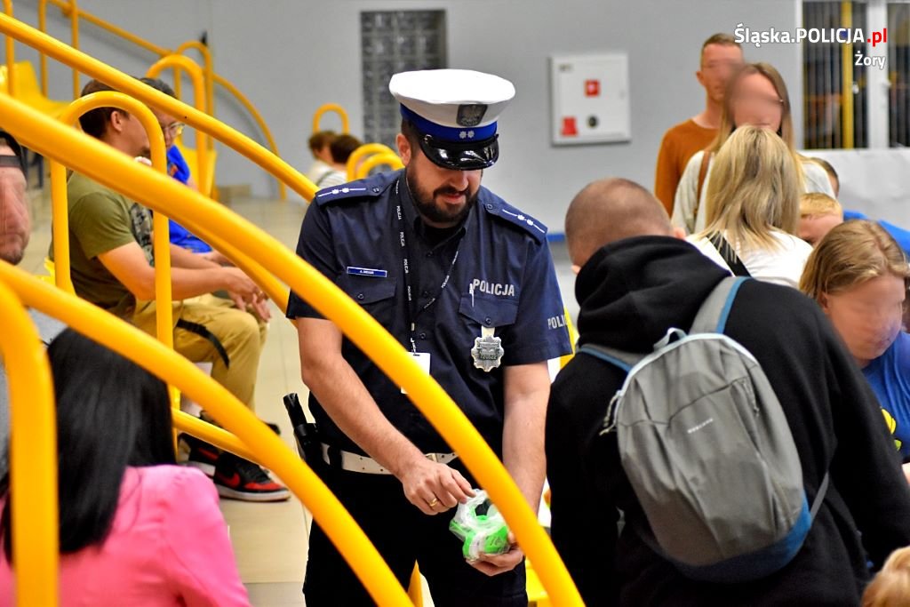 Obchody Dnia Dziecka z udziałem Sznupka i żorskich stróżów prawa