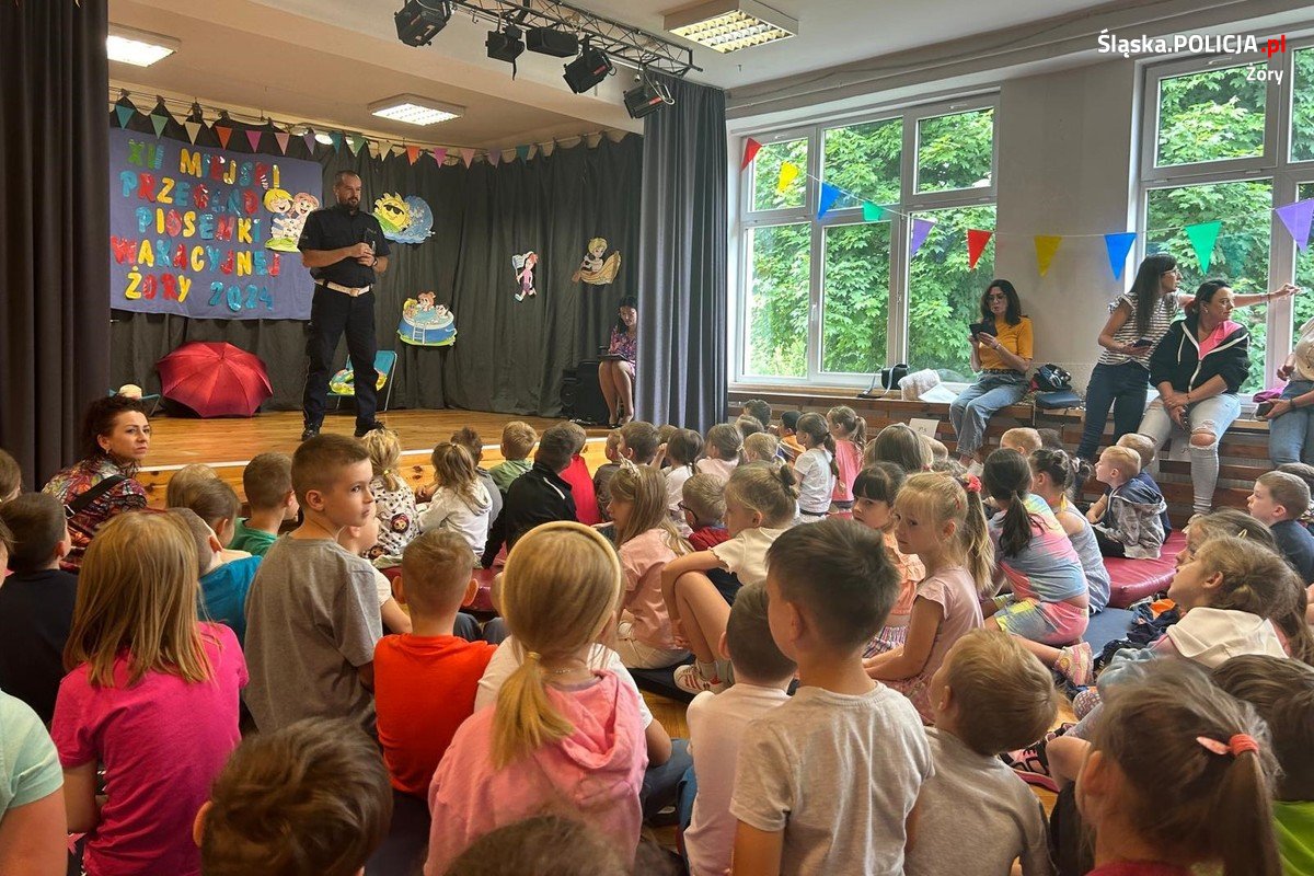 Przedszkolaki zaśpiewały na wakacje w Klubie Rebus