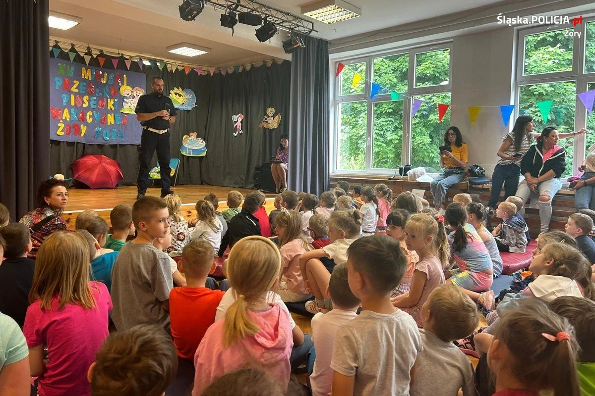 Przedszkolaki zaśpiewały na wakacje w Klubie Rebus