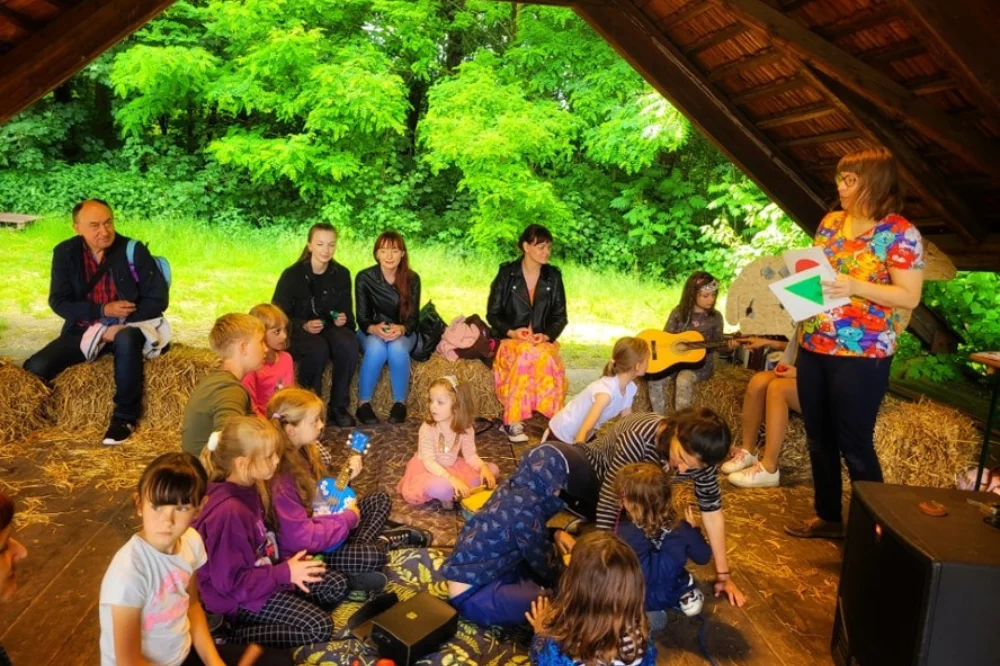 Dziecięce zabawy na wiejskim podwórku w chorzowskim skansenie za nami! (FOTO)