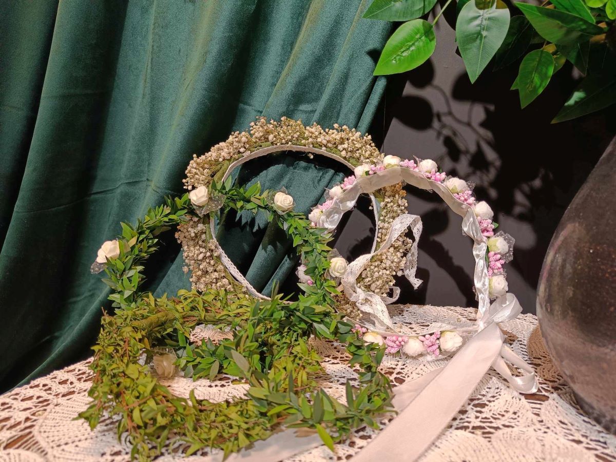 Wróć do przeszłości i stwórz swój własny komunijny wianek!