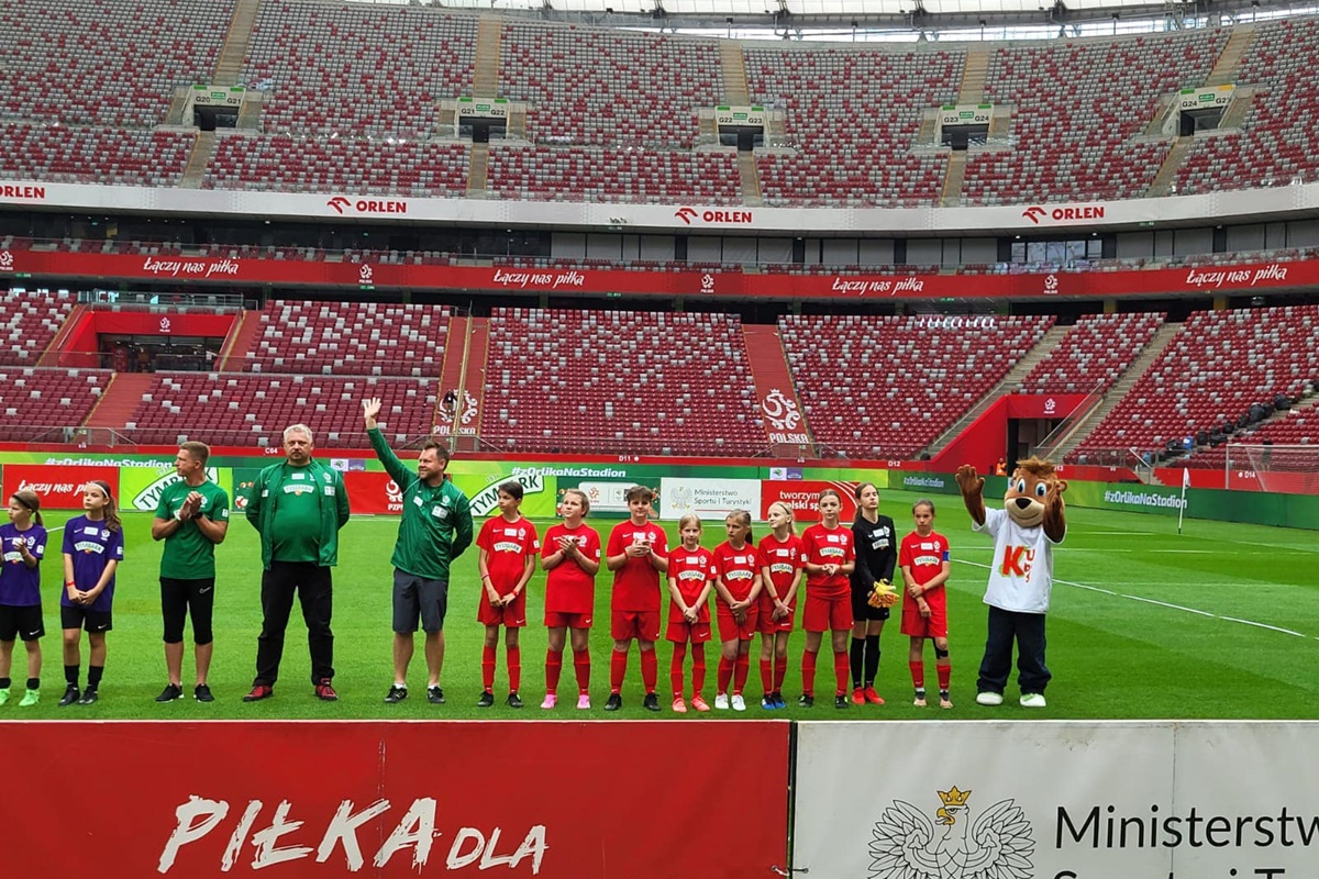 Chorzowskie dziewczęta z SP 17 wicemistrzyniami Polski w Pucharze Tymbarku!