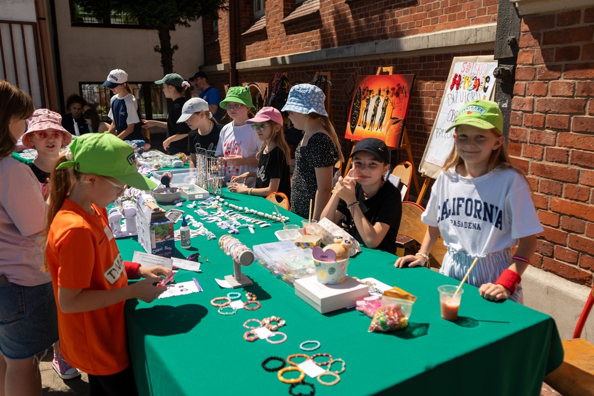 Społeczność szkolna SP nr 17 zbierała środki dla chorej nauczycielki! [GALERIA]