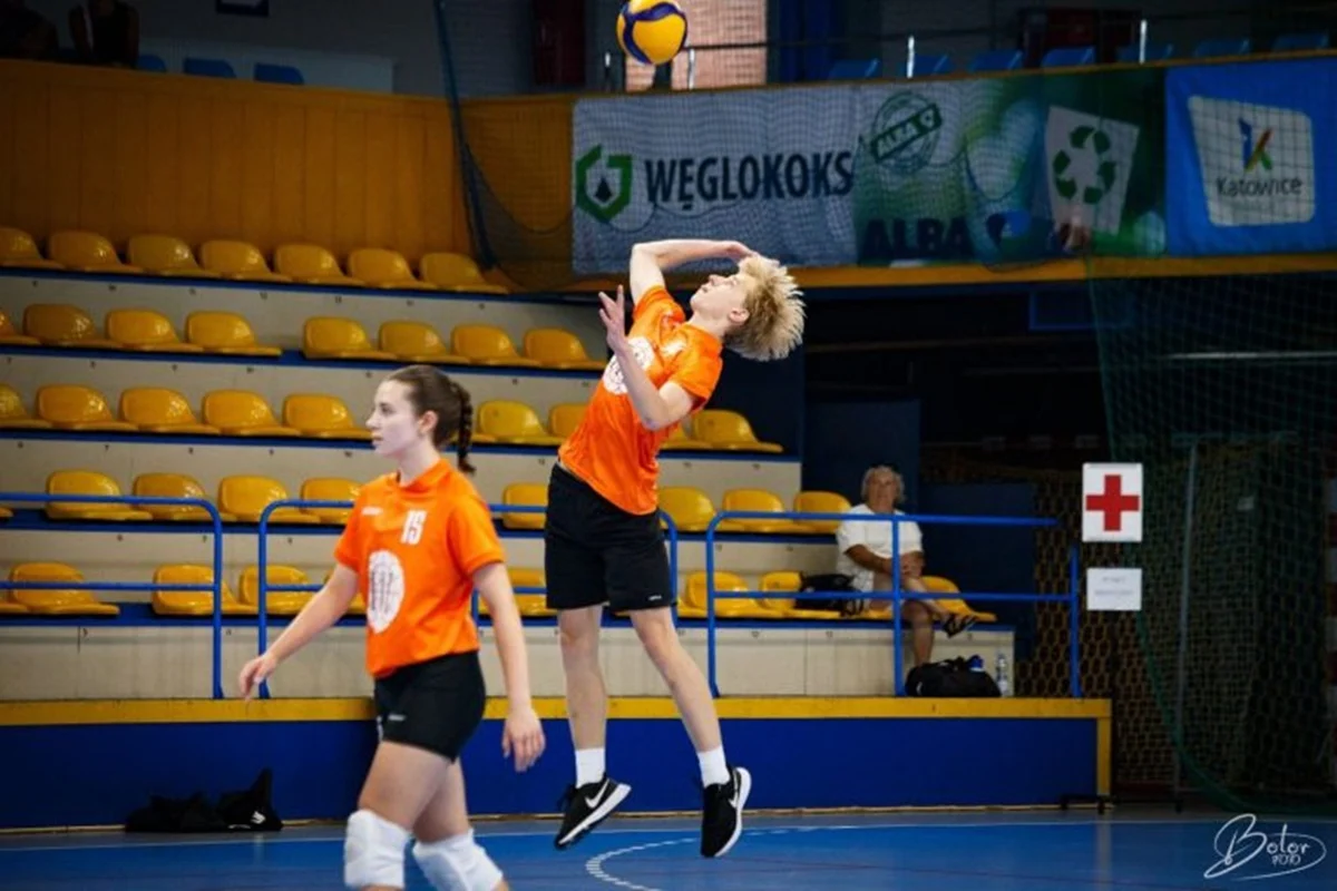 Młodzież z Chorzowa i Katowic integruje się na siatkarskim parkiecie na Silesian Classic