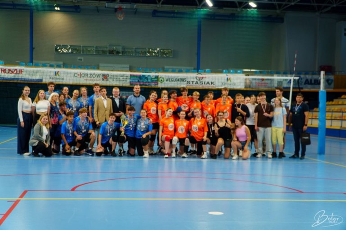 Młodzież z Chorzowa i Katowic integruje się na siatkarskim parkiecie na Silesian Classic
