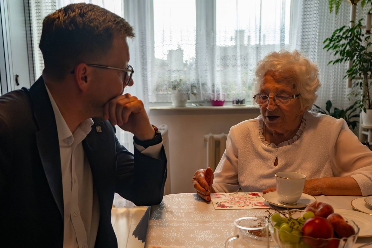 100 urodziny chorzowianki. Doczekała się 18 wnuków, 25 prawnuków i praprawnuka!