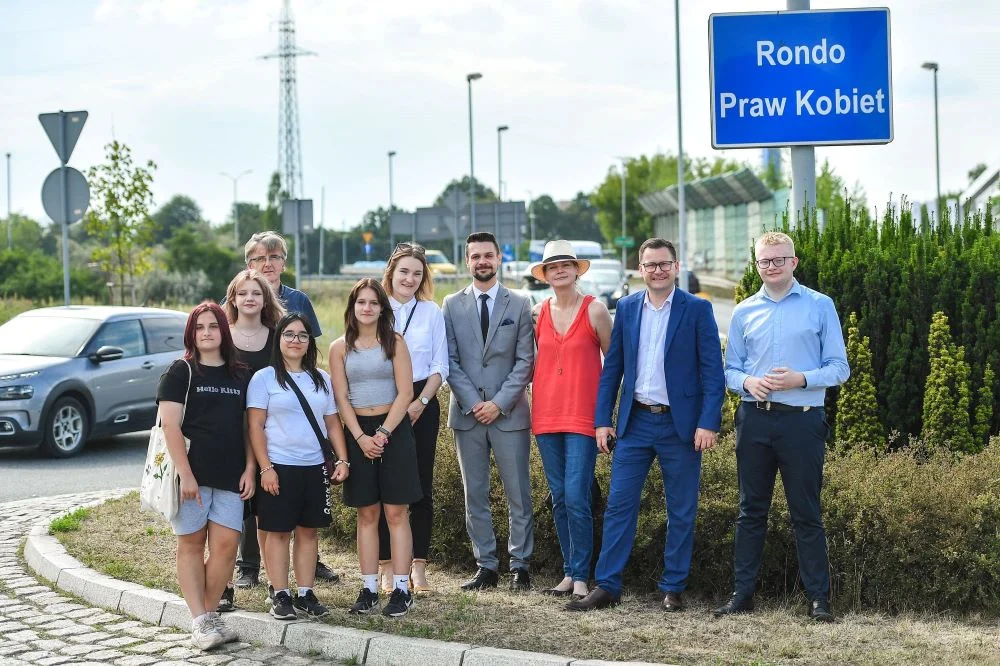 Na Rondzie Praw Kobiet powstanie symboliczna łąka kwietna!