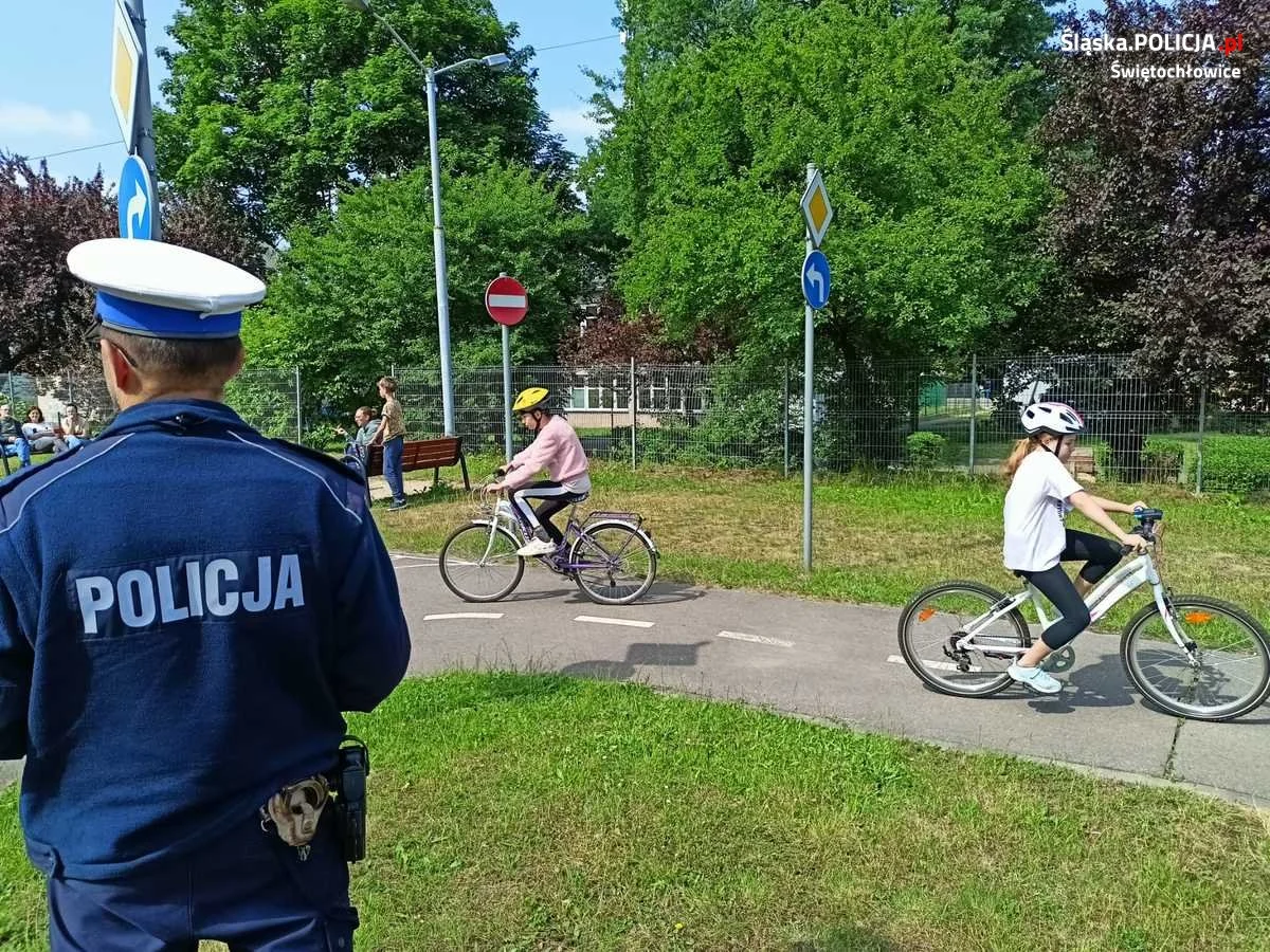 Świętochłowice: Młodzi cykliści pokazali swoje umiejętności na egzaminie praktycznym