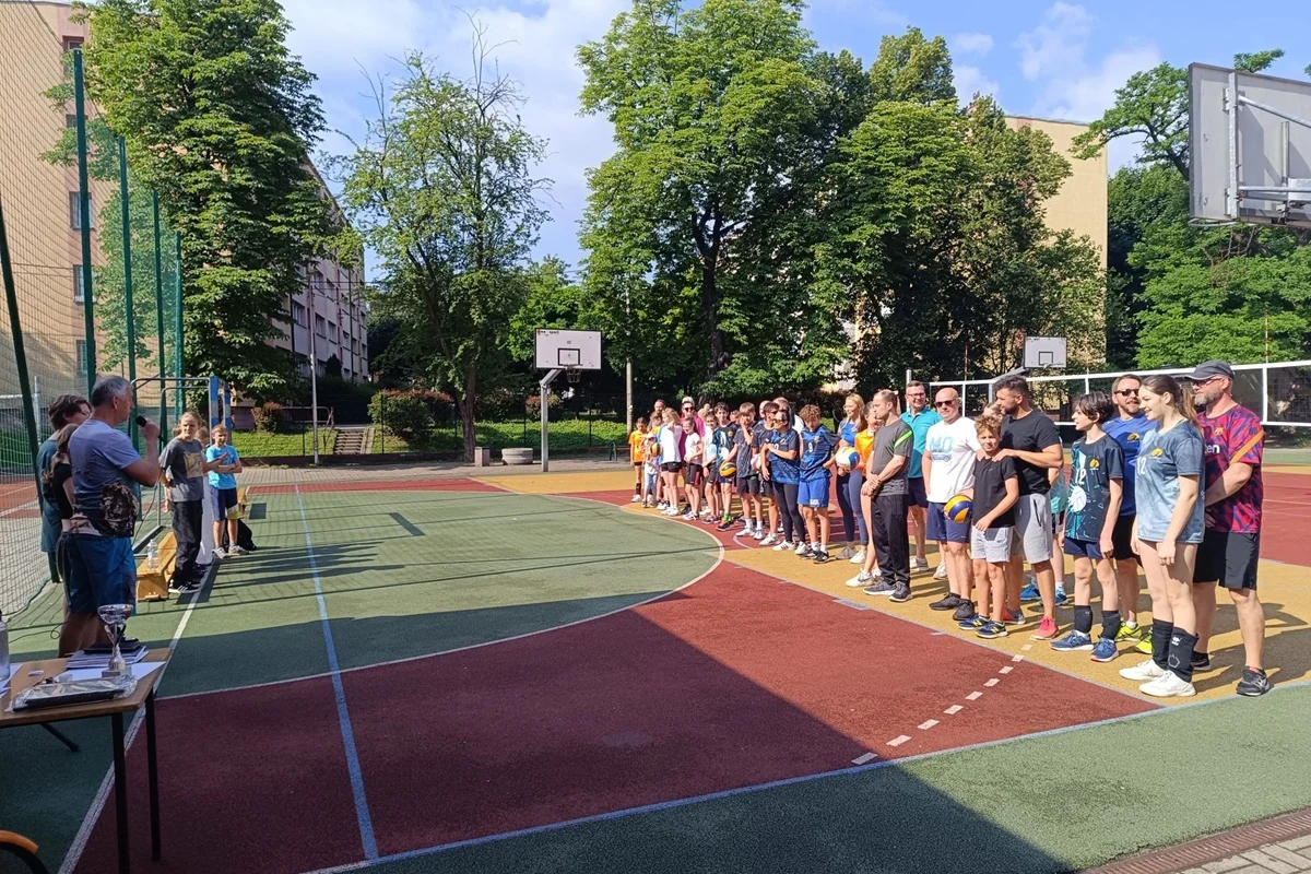 Rodzinny Turniej Dwójek w UKS Dwójka: Bigosińscy triumfują!