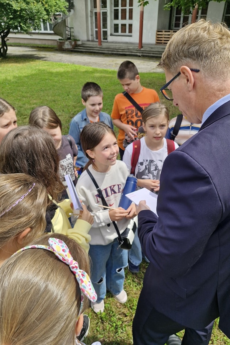 Prezydent Świętochłowic w roli nauczyciela. Ostatnie zajęcia Uniwersytetu Dziecięcego