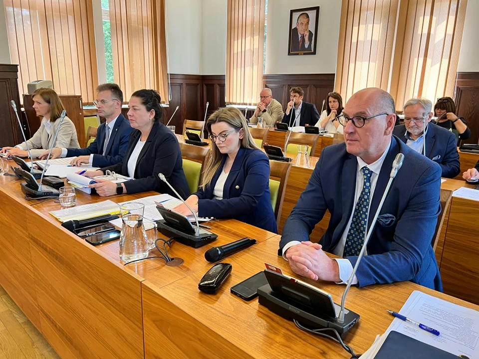 Radni udzielili prezydent wotum zaufania