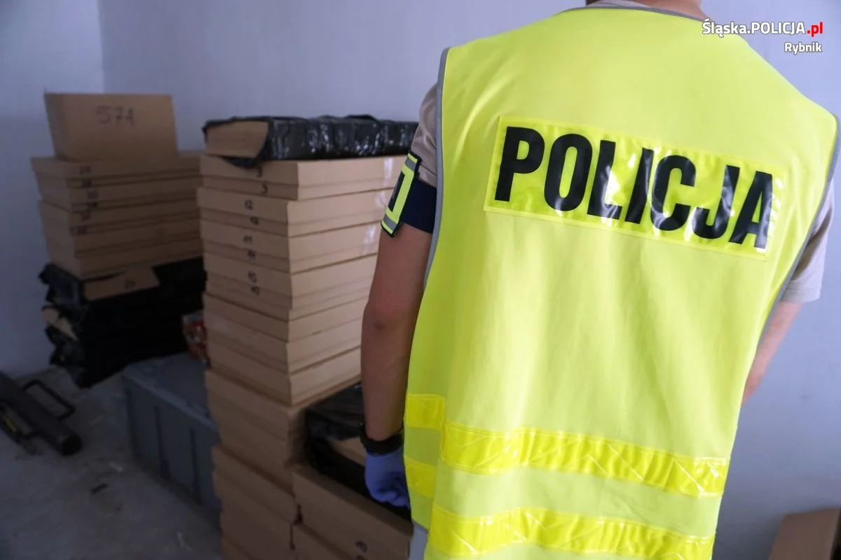 Nielegalna fabryka papierosów w Rudzie Śląskiej zlikwidowana! Zatrzymano 2 osoby