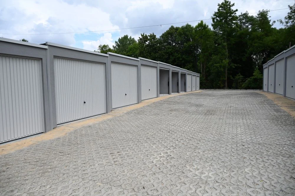 Zakończono budowę 53 garaży przy ulicy Ratowników