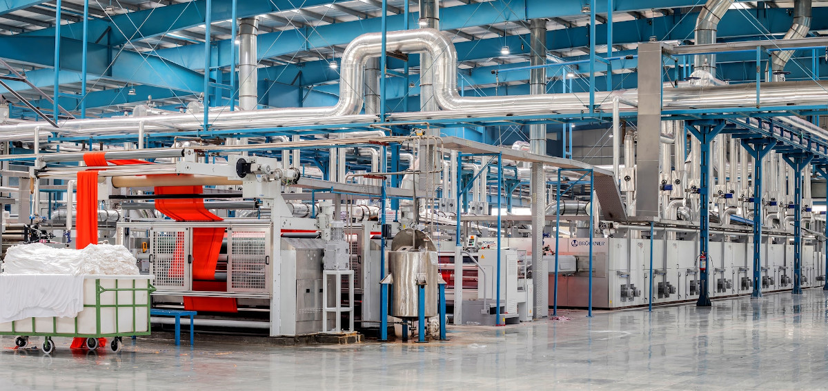 Co daje efektywna wentylacja hali produkcyjnej?